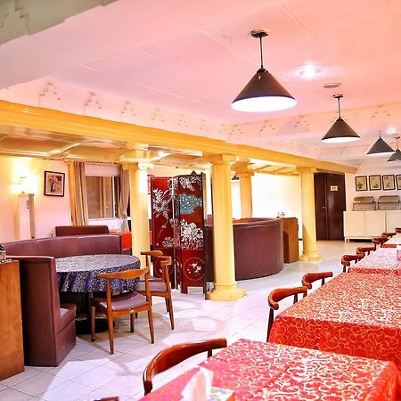 Shanghai Hotel NʼDjamena Екстериор снимка