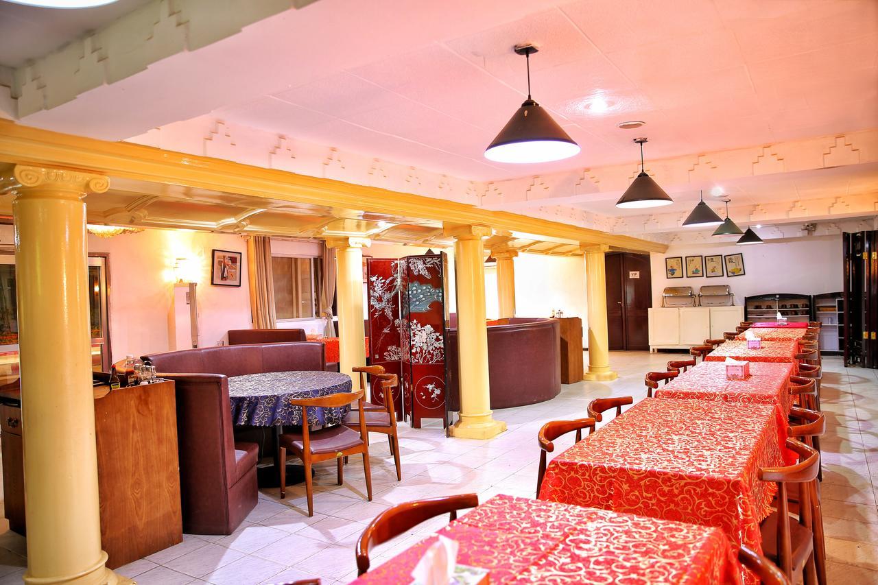 Shanghai Hotel NʼDjamena Екстериор снимка